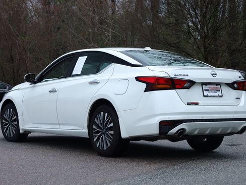 Used 2024 Nissan Altima 2.5 SV w/ SV Premium Package AWD/4WD image 4