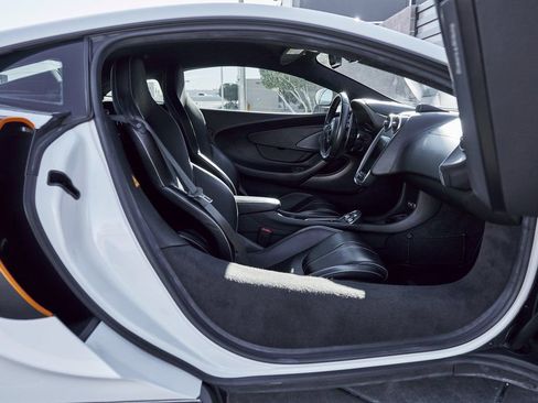 Used 2020 McLaren 570S Coupe image 64