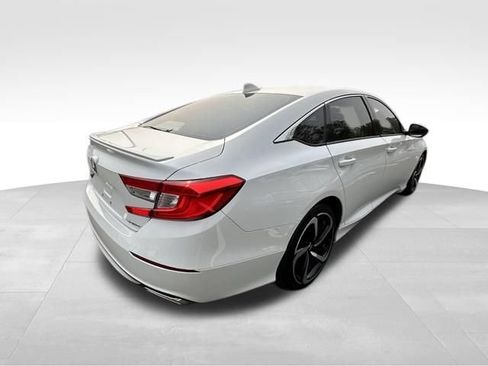 Used 2018 Honda Accord Sport image 6