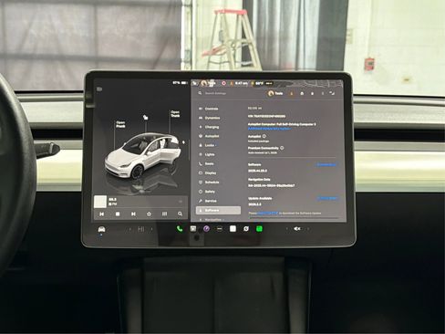 Used 2022 Tesla Model Y Long Range image 21