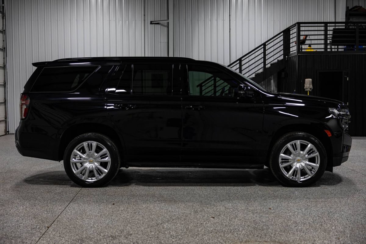 Used 2024 Chevrolet Tahoe RST w/ Luxury Package RWD image 2