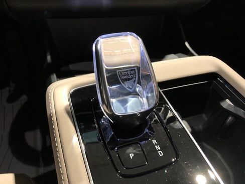 New 2026 Volvo XC90 B6 Plus w/ Protection Package Premier image 28