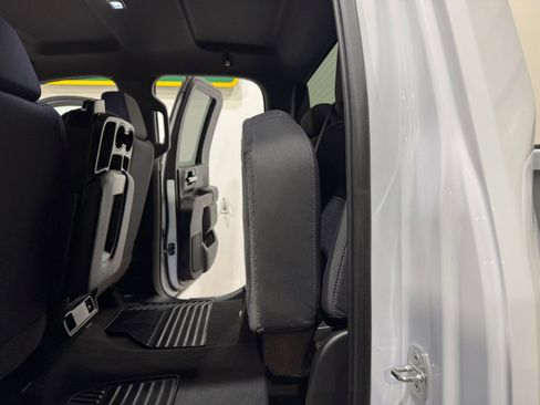 Used 2022 Chevrolet Silverado 2500 Custom w/ Custom Value Package image 17