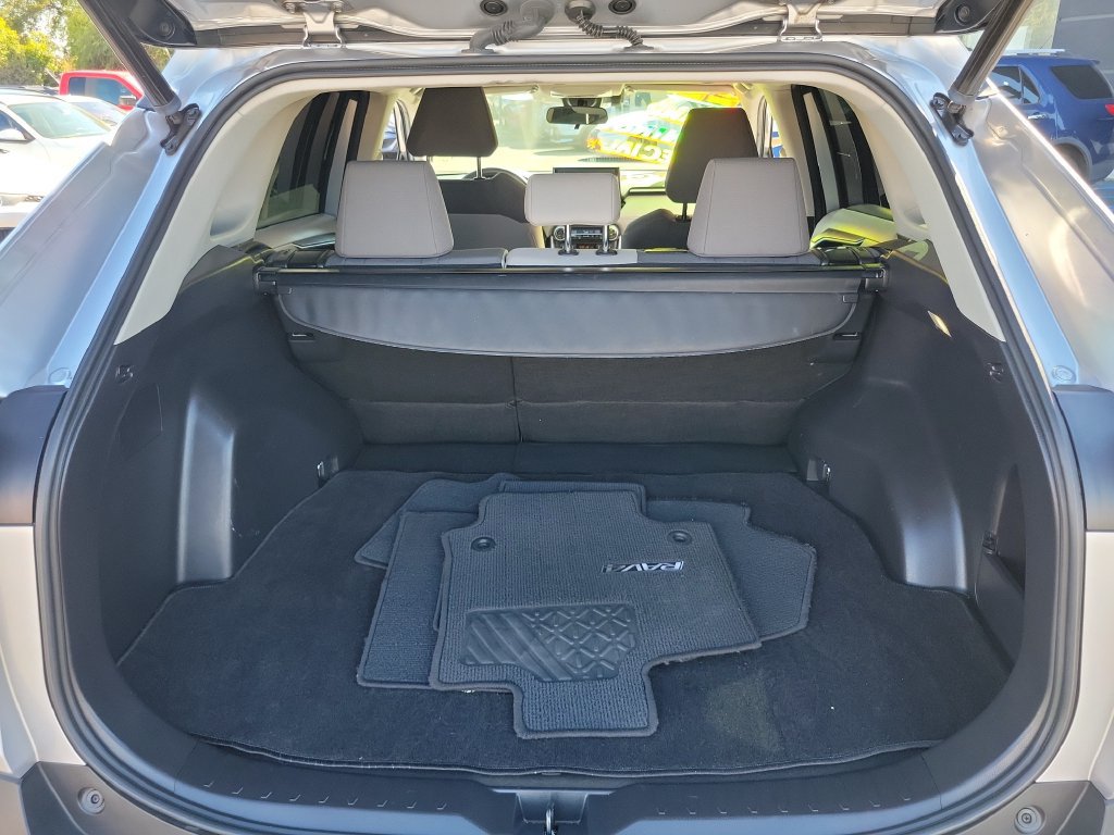Used 2022 Toyota RAV4 XLE w/ Convenience Package AWD/4WD image 11