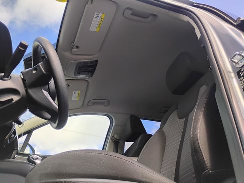 Used 2023 Kia Sorento LX image 46