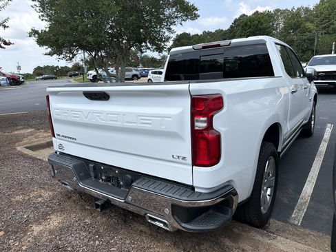 Used 2023 Chevrolet Silverado 1500 LTZ w/ LTZ Convenience Package II AWD/4WD image 5