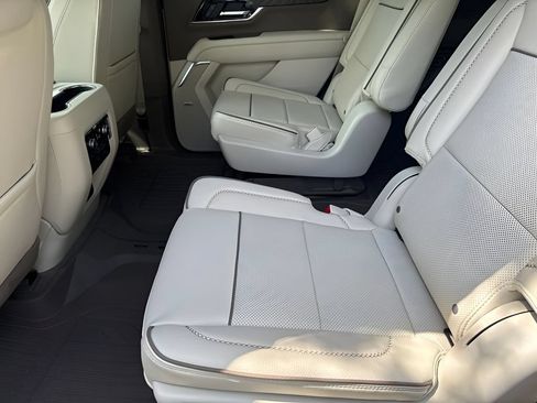 New 2026 GMC Yukon Denali w/ Denali Reserve Package AWD/4WD image 23