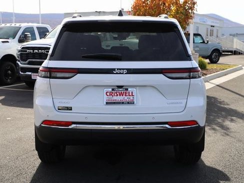 New 2025 Jeep Grand Cherokee Laredo X w/ Luxury Tech Group I AWD/4WD image 4