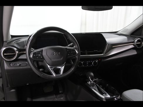Certified 2024 Chevrolet Trax ACTIV w/ Driver Confidence Package FWD image 6
