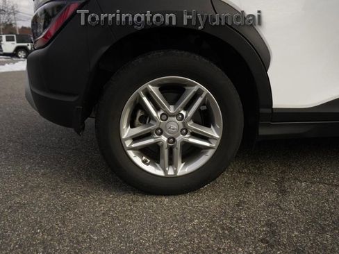 Certified 2022 Hyundai Kona SE image 9