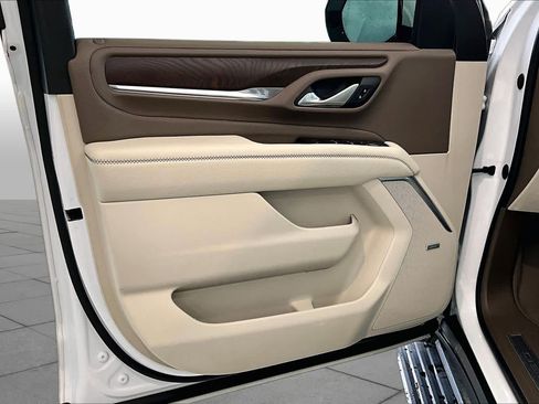 Used 2022 GMC Yukon XL Denali RWD image 23
