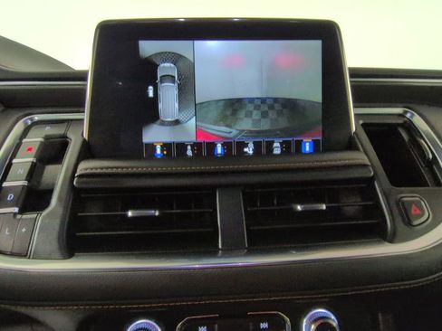 Used 2024 GMC Yukon XL AT4 w/ Technology Package AWD/4WD image 17