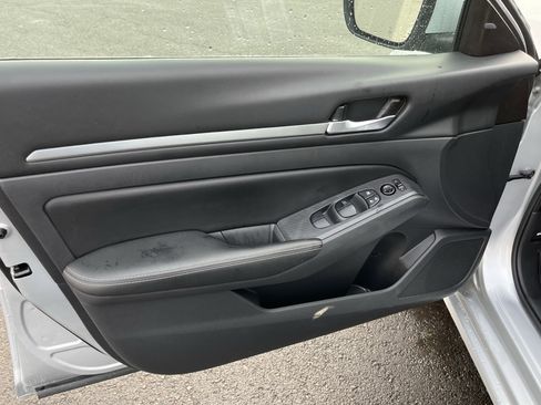 Used 2022 Nissan Altima 2.5 SV image 15