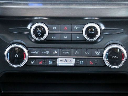 New 2026 Ford F250 Lariat w/ Black Appearance Package image 34