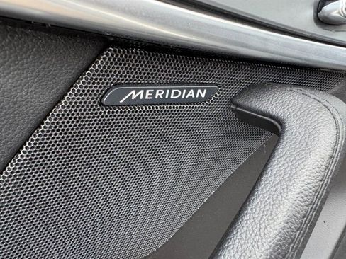 Used 2018 Jaguar F-TYPE R image 33