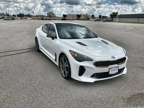 Used 2021 Kia Stinger GT1 AWD/4WD image 12