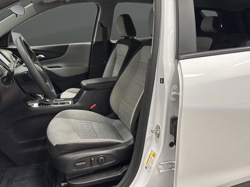 Used 2023 Chevrolet Equinox LS w/ LS Convenience Package AWD/4WD image 9