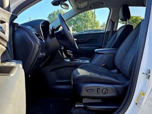 Used 2023 Chevrolet Equinox LT w/ LPO, Floor Liner Package image 20