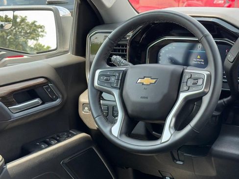 Used 2026 Chevrolet Silverado 1500 LT AWD/4WD image 12