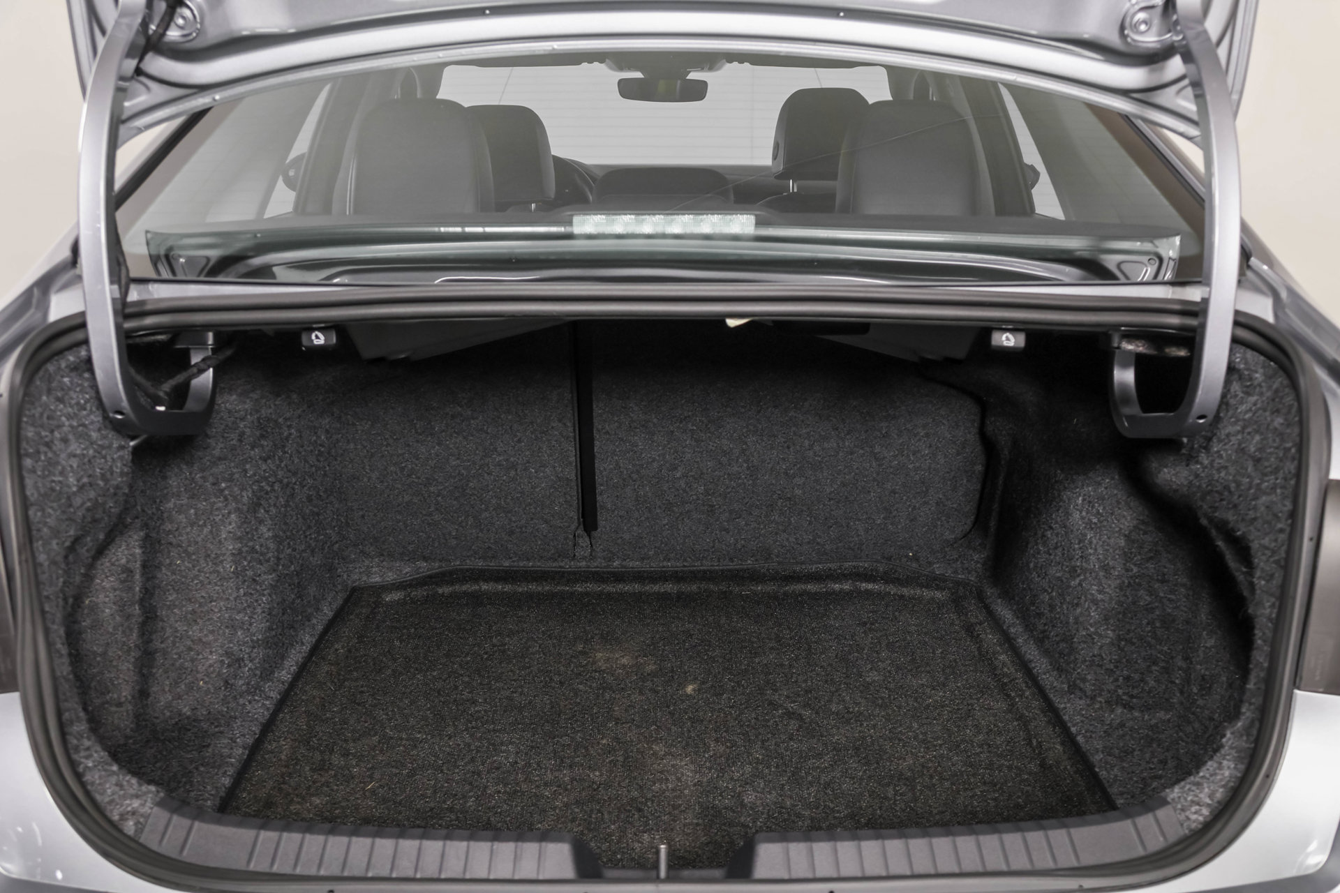Used 2026 Volkswagen Jetta SE w/ Black Wheel Package FWD image 37