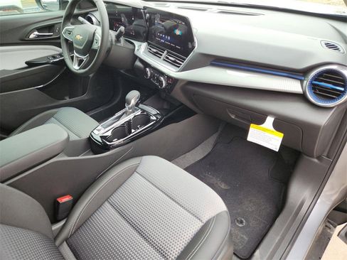 New 2025 Chevrolet Trax LT w/ Driver Confidence Package image 26