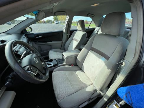 Used 2014 Toyota Camry LE image 24