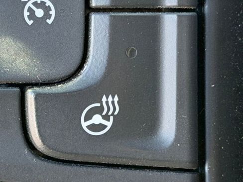 Used 2022 Chevrolet Silverado 1500 LT image 24