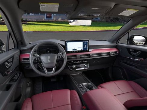 New 2025 Lincoln Corsair Grand Touring w/ Equipment Group 302A AWD/4WD image 9