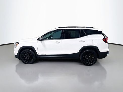 Used 2024 GMC Terrain SLT w/ Tech Package AWD/4WD image 9