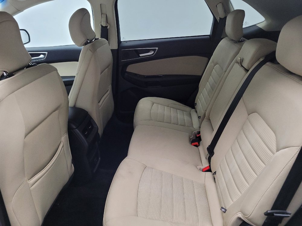 Used 2018 Ford Edge SEL w/ Ford Safe & Smart Package FWD image 18