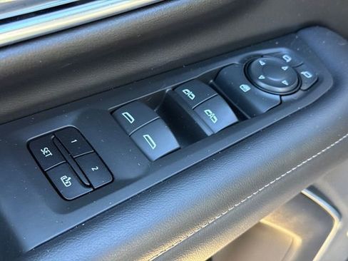 Used 2021 Chevrolet Suburban LT image 22