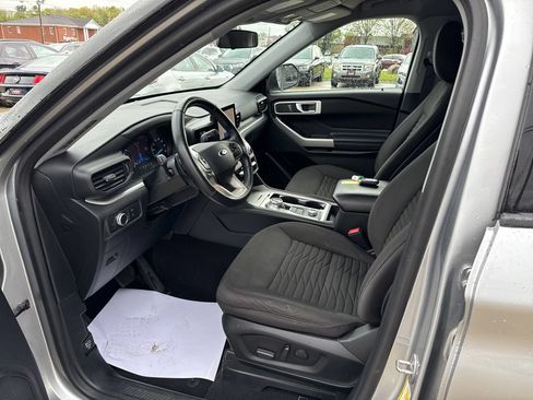 Used 2020 Ford Explorer XLT w/ Comfort Package AWD/4WD image 25