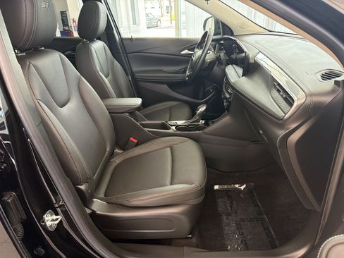 Used 2024 Buick Encore GX Sport Touring w/ Experience Buick Package FWD image 23
