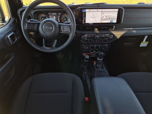 Used 2026 Jeep Wrangler Unlimited Rubicon AWD/4WD image 14