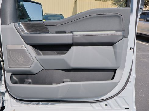 Certified 2025 Ford F150 Lariat w/ Equipment Group 501A Mid image 32