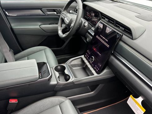 New 2026 GMC Terrain AT4 w/ Technology Package II AWD/4WD image 15