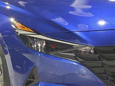 Used 2023 Hyundai Elantra SEL image 22