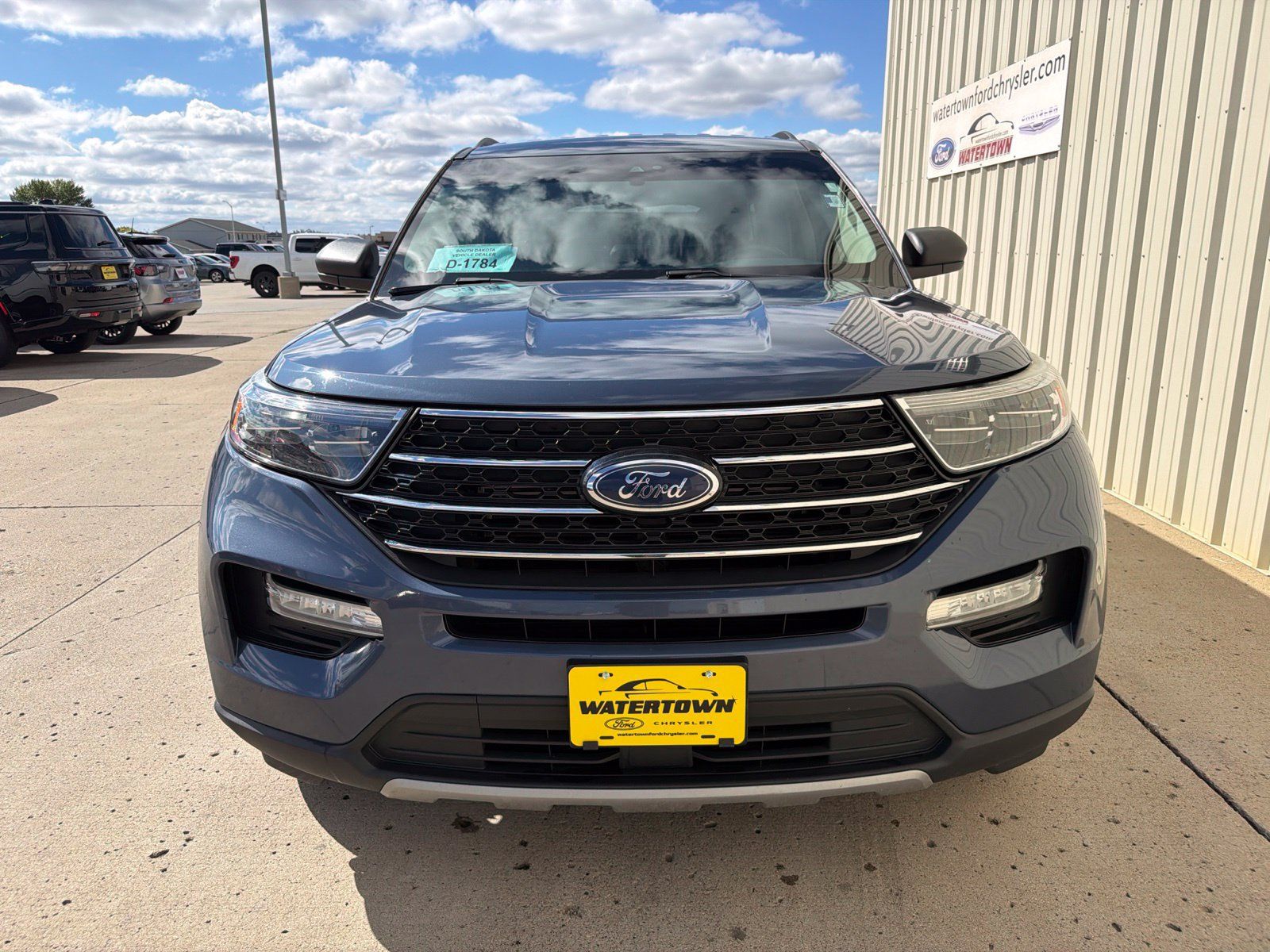 Used 2021 Ford Explorer XLT w/ Equipment Group 202A AWD/4WD image 3