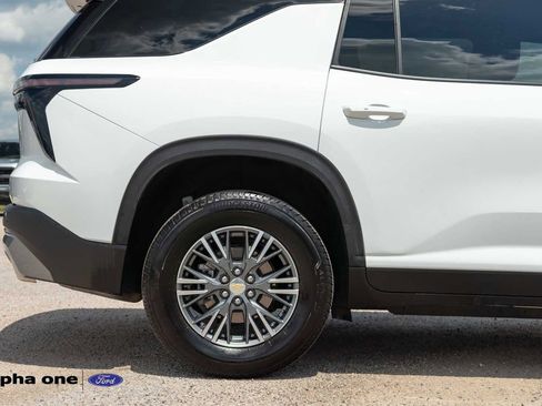 Used 2025 Chevrolet Traverse LT AWD/4WD image 5