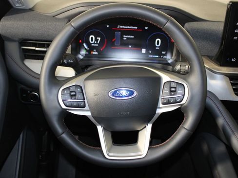 Certified 2025 Ford Explorer Active image 15