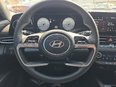 Used 2024 Hyundai Elantra SEL FWD image 9