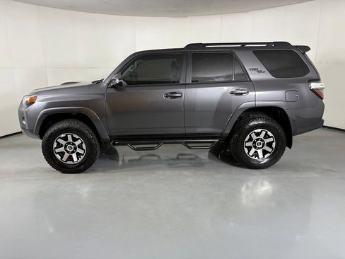 Used 2021 Toyota 4Runner TRD Off-Road Premium w/ Moonroof Package AWD/4WD image 5