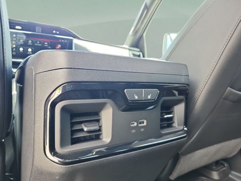 Used 2026 GMC Sierra 2500 AT4 w/ AT4 Premium Plus Package AWD/4WD image 16