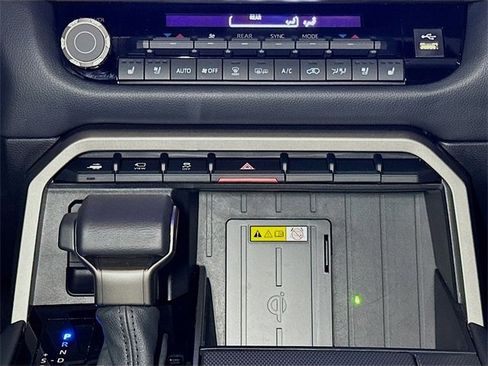 Used 2024 Toyota Sequoia Limited image 13