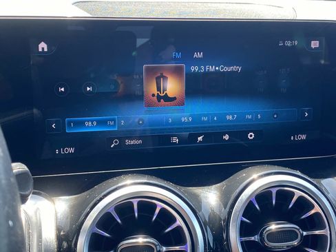 Used 2022 Mercedes-Benz GLB 250 4MATIC image 21