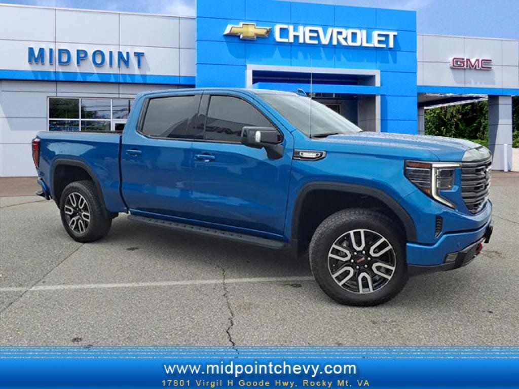 Used 2024 GMC Sierra 1500 AT4 w/ Technology Package AWD/4WD image 1