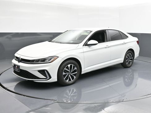 Used 2025 Volkswagen Jetta S image 7