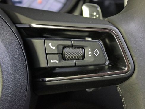 Used 2025 Porsche Macan image 24