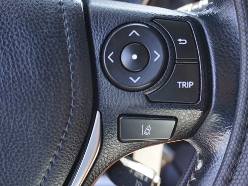 Used 2018 Toyota Corolla iM FWD image 23