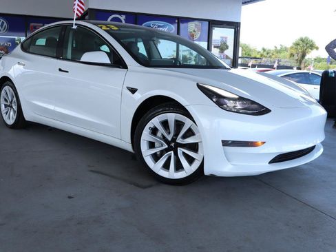 Used 2023 Tesla Model 3 Standard Range RWD image 3